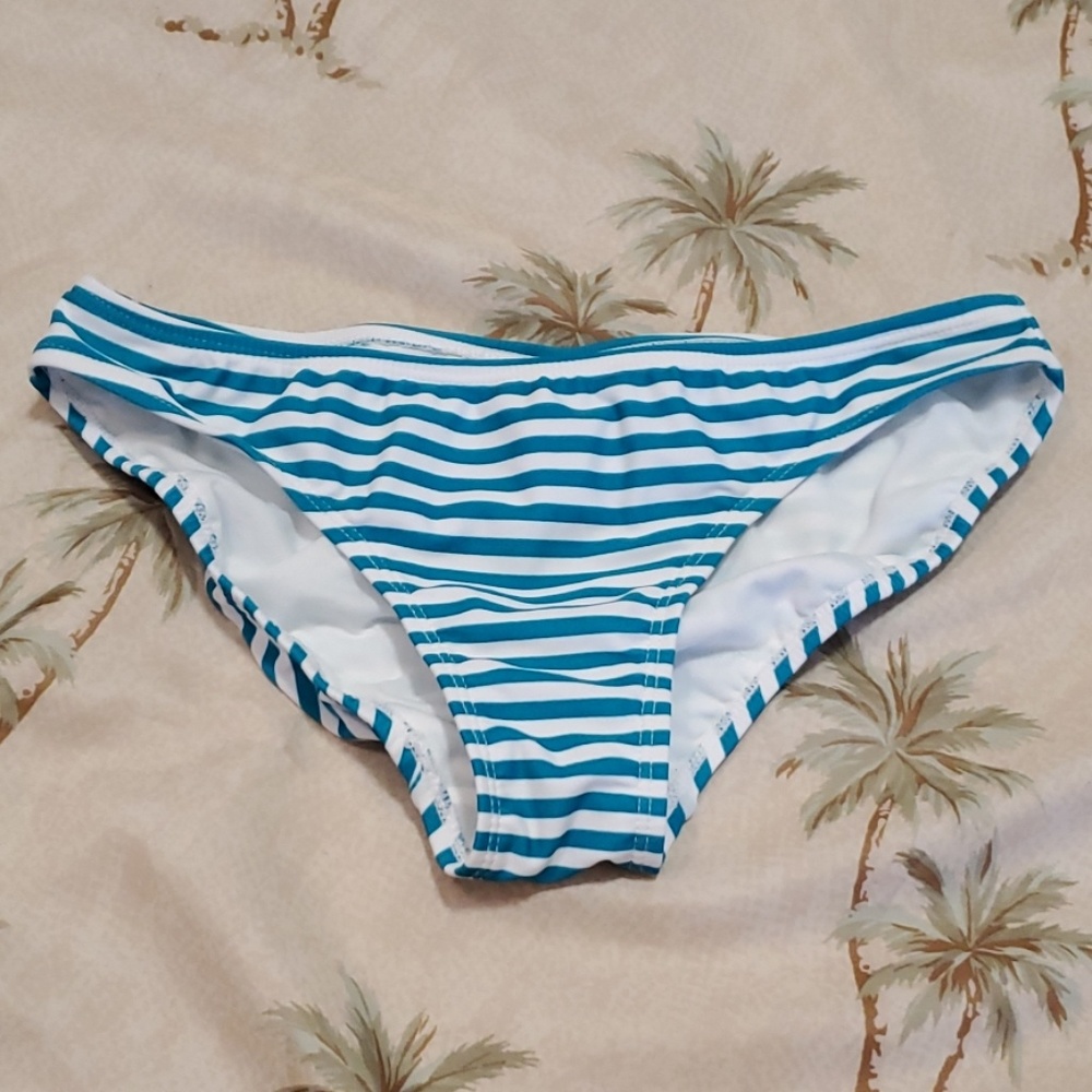 Old Navy bikini bottom size S NWOT🏖